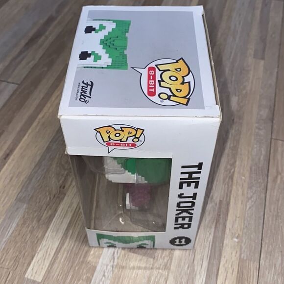 Funko Pop! 8-Bit #11 DC Heroes Chase Metallic Joker (Gamestop Exclusive) - Picture 5 of 9